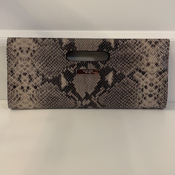 Michael Kors snakeskin clutch - Picture 6 of 6